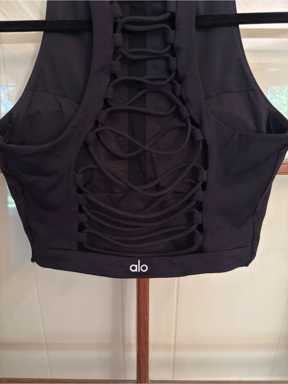 Alo Yoga Black High Neck Lace-Up Back Sports Bra Athleisure Crop Top Size Medium
